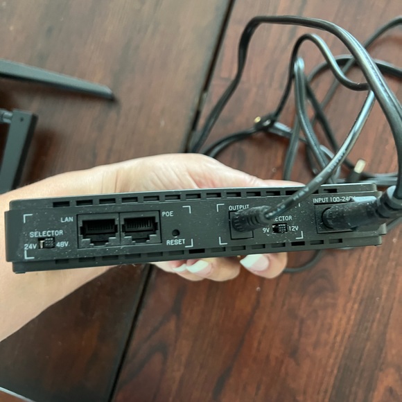 Shanqiu Mini UPS Battery Backup Uninterruptible Power Supply for Router, Modem - Picture 3 of 3